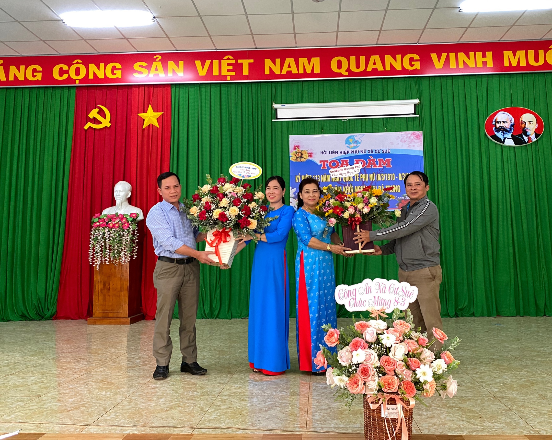 Hội LHPN xã Cư Suê và Công đoàn CS xã Cư Suê phối hợp tổ chức tọa đàm kỷ niệm 113 năm ngày Quốc tế Phụ nữ (8/3/1910 - 8/3/2023) và 1983 năm khởi nghĩa Hai Bà Trưng